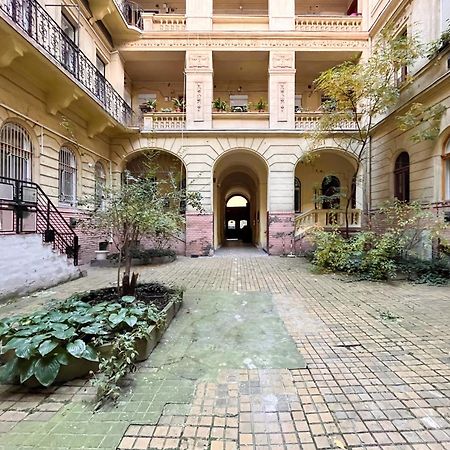 Industrial Westend Будапеща Екстериор снимка